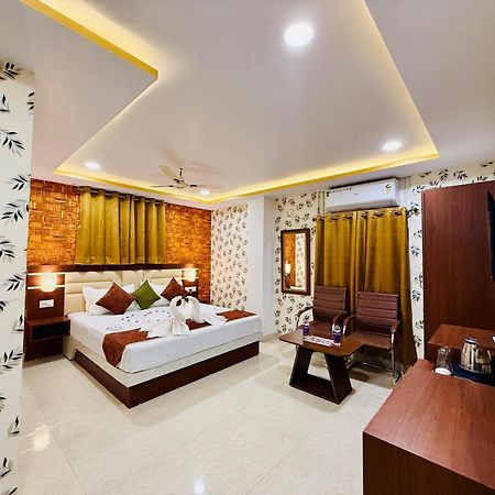 Hotel Golden Crystal Патна Екстер'єр фото